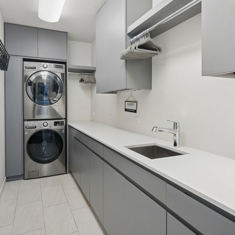 2249 N Burling Street, Chicago, IL 60614