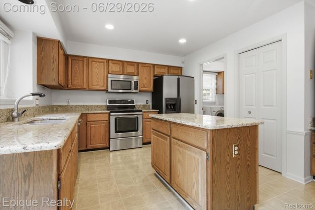 3261 Windwood Road, West Bloomfield Charter Township, MI 48324