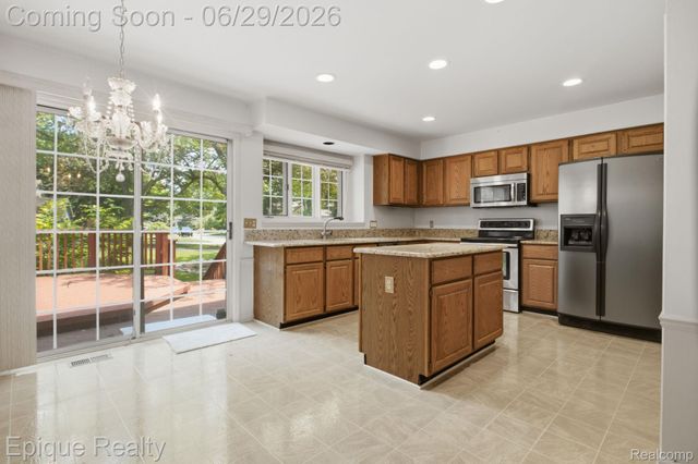 3261 Windwood Road, West Bloomfield Charter Township, MI 48324