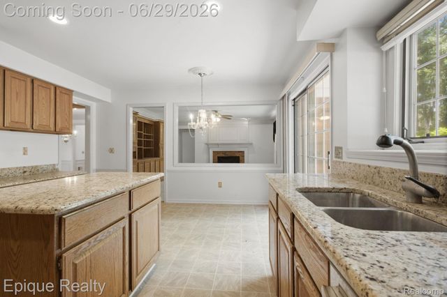 3261 Windwood Road, West Bloomfield Charter Township, MI 48324