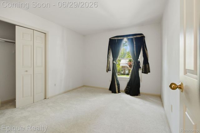 3261 Windwood Road, West Bloomfield Charter Township, MI 48324