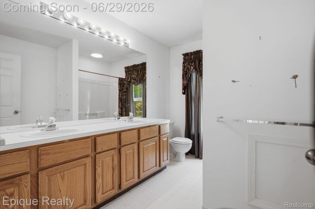 3261 Windwood Road, West Bloomfield Charter Township, MI 48324