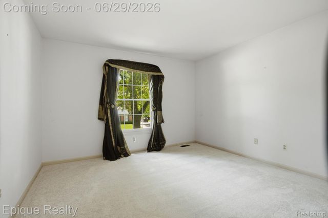 3261 Windwood Road, West Bloomfield Charter Township, MI 48324