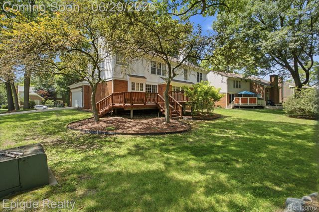 3261 Windwood Road, West Bloomfield Charter Township, MI 48324