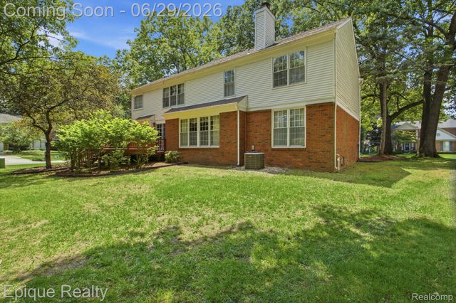 3261 Windwood Road, West Bloomfield Charter Township, MI 48324