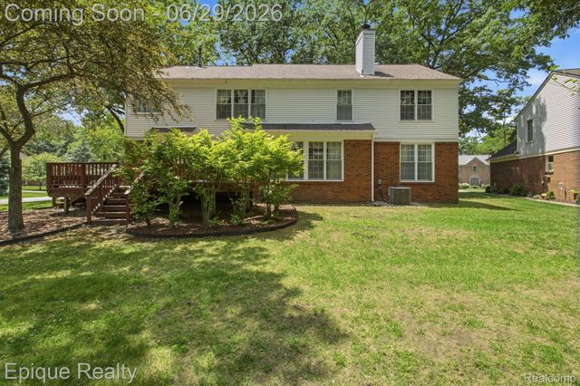 3261 Windwood Road, West Bloomfield Charter Township, MI 48324