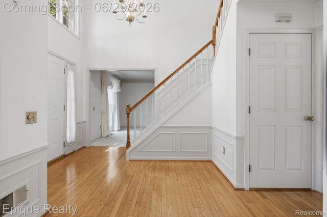 3261 Windwood Road, West Bloomfield Charter Township, MI 48324
