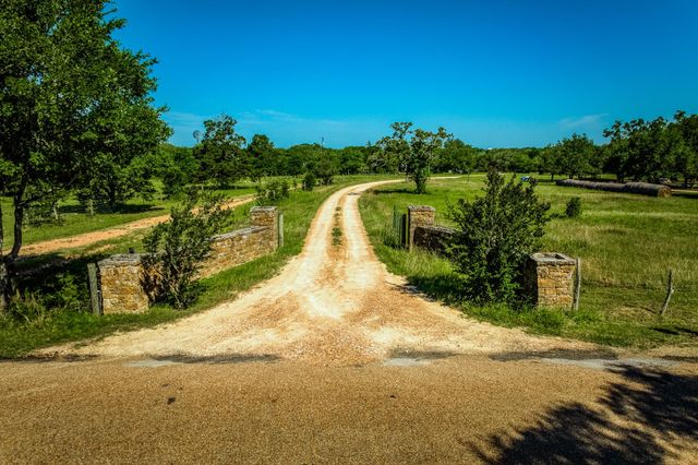 330 N Nassau Road, Round Top, TX 78954