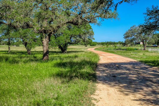330 N Nassau Road, Round Top, TX 78954