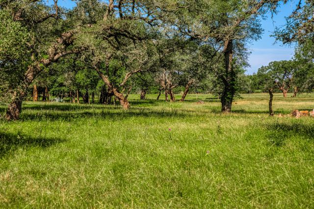 330 N Nassau Road, Round Top, TX 78954