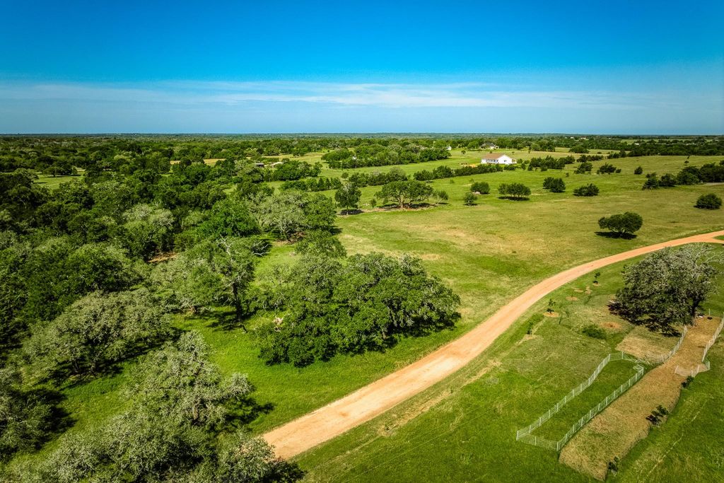 330 N Nassau Road, Round Top, TX 78954