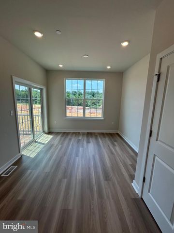 60 MORGANS MILL RD, Sicklerville, NJ 08081
