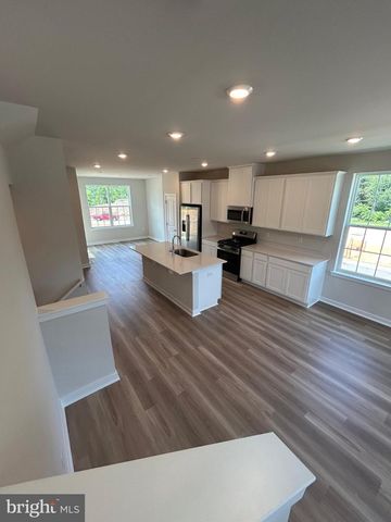 60 MORGANS MILL RD, Sicklerville, NJ 08081