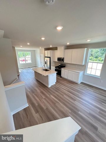 60 MORGANS MILL RD, Sicklerville, NJ 08081
