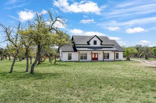 240 Roundabout Lane, Kerrville, TX 78028