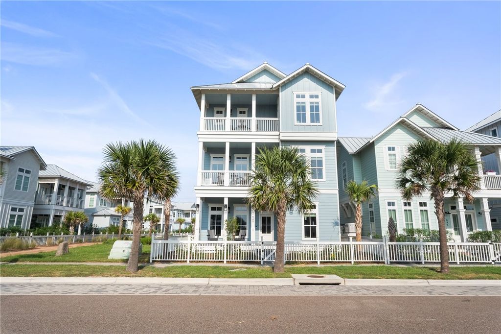 649 Sunset Ave, Port Aransas, TX 78373 — exterior