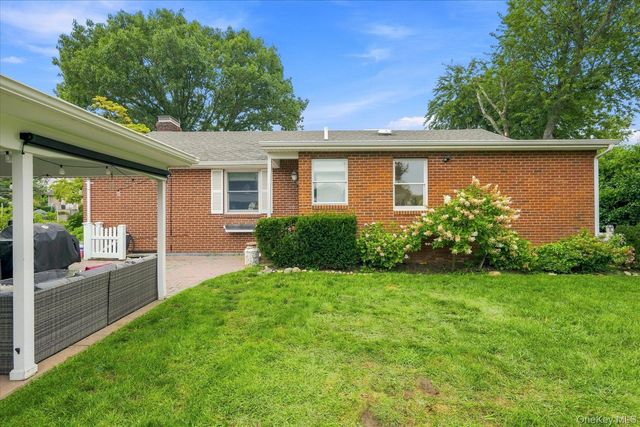 8 Anthony Marangiello Street, Glen Cove, NY 11542