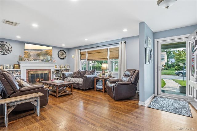 8 Anthony Marangiello Street, Glen Cove, NY 11542