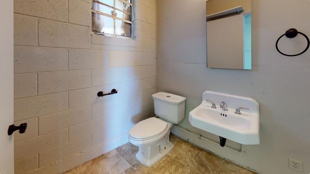 3424 S Market Street, Redding, CA 96001