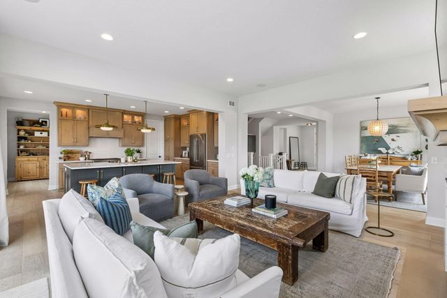 16497 Duluth Trail, Lakeville, MN 55044
