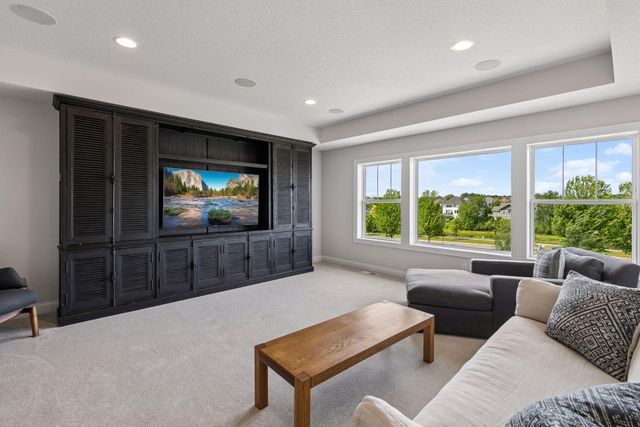 16497 Duluth Trail, Lakeville, MN 55044