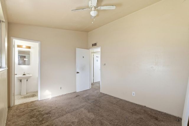 6253 N Glenn Avenue, Fresno, CA 93704