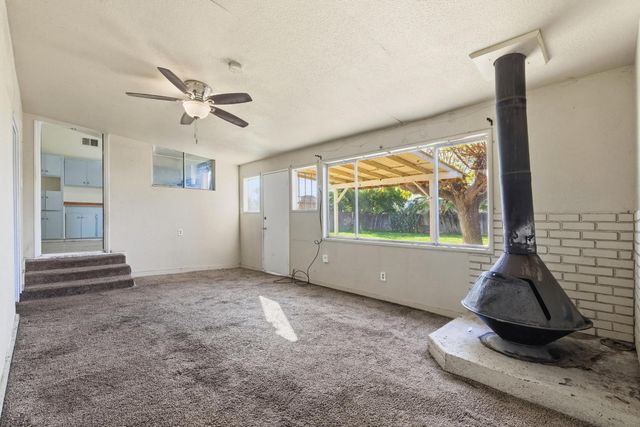 6253 N Glenn Avenue, Fresno, CA 93704