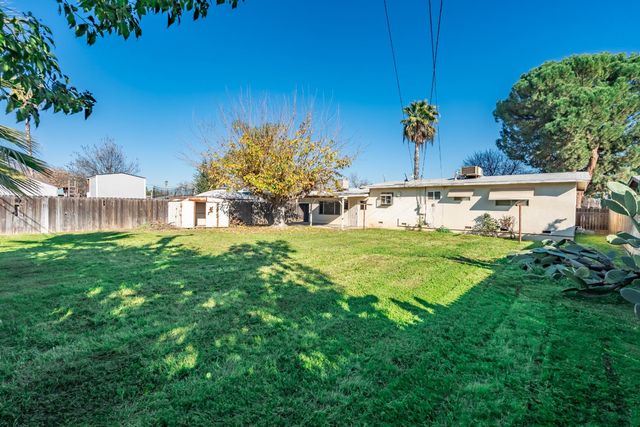 6253 N Glenn Avenue, Fresno, CA 93704