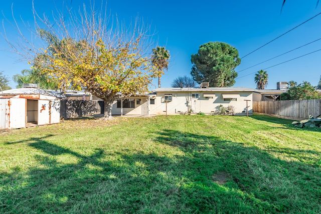 6253 N Glenn Avenue, Fresno, CA 93704