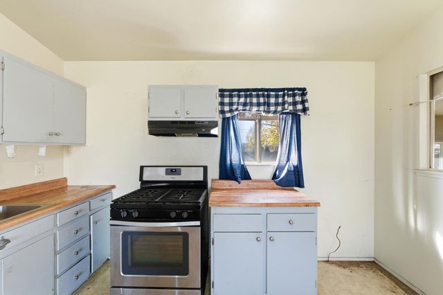 6253 N Glenn Avenue, Fresno, CA 93704