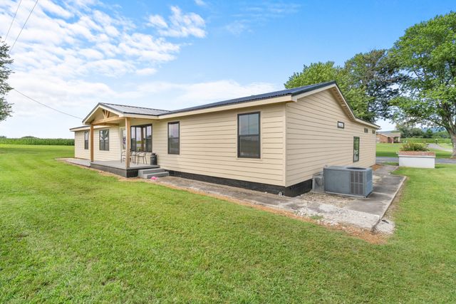 11 Jess Long Ln, Hillsboro, TN 37342