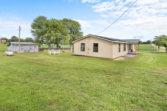 11 Jess Long Ln, Hillsboro, TN 37342