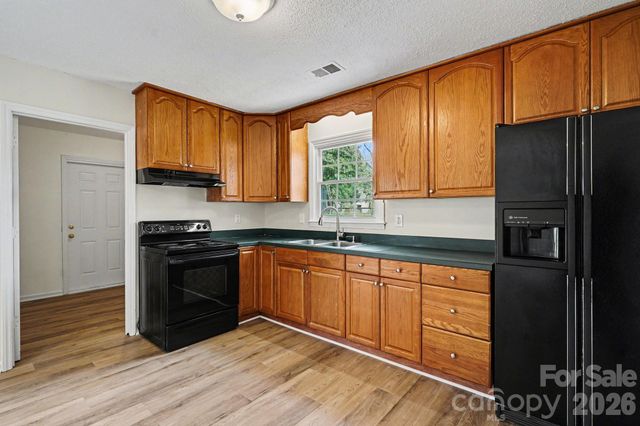 2200 Longdale Drive, Charlotte, NC 28217