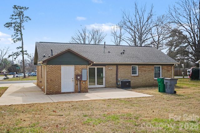 2200 Longdale Drive, Charlotte, NC 28217