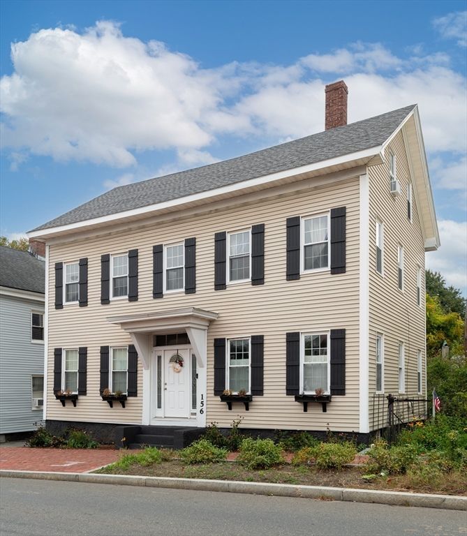 156 Bridge St A, Salem, MA 01970