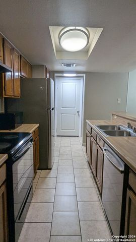 5758 Spring Moon, San Antonio, TX 78247