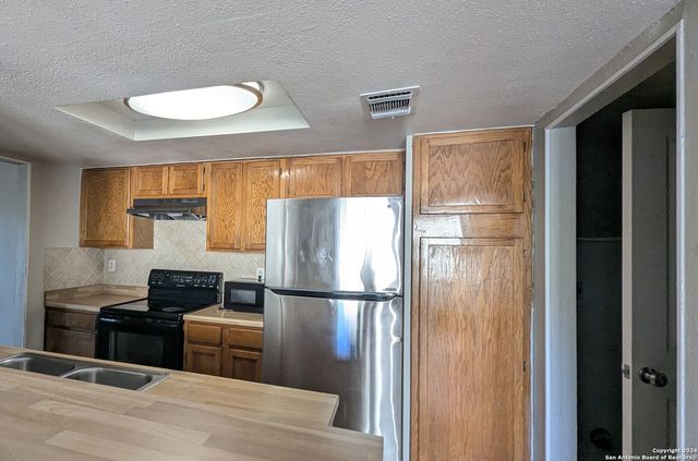 5758 Spring Moon, San Antonio, TX 78247