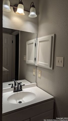 5758 Spring Moon, San Antonio, TX 78247