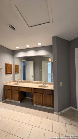 5758 Spring Moon, San Antonio, TX 78247