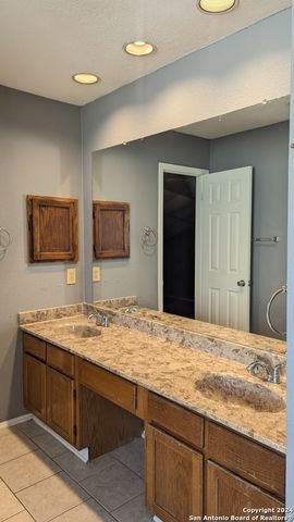 5758 Spring Moon, San Antonio, TX 78247