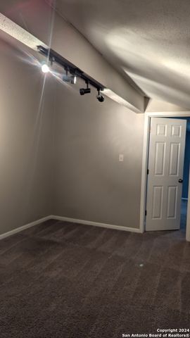 5758 Spring Moon, San Antonio, TX 78247