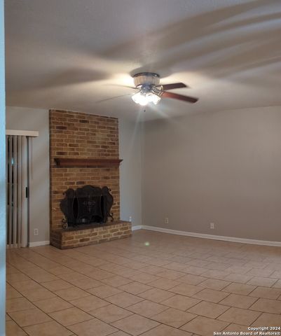 5758 Spring Moon, San Antonio, TX 78247