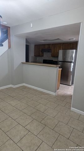 5758 Spring Moon, San Antonio, TX 78247