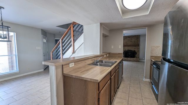 5758 Spring Moon, San Antonio, TX 78247