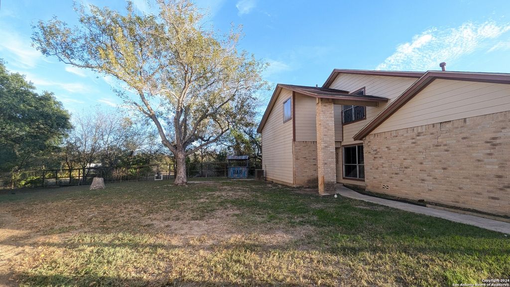 5758 Spring Moon, San Antonio, TX 78247