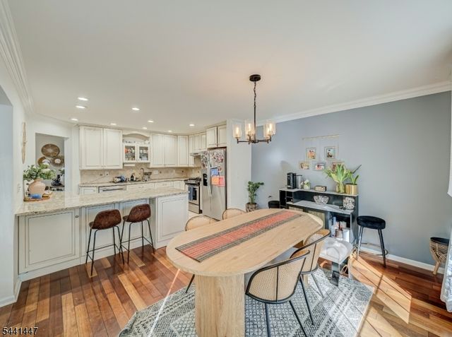 13 Mohawk Trl, Branchburg Twp., NJ 08876