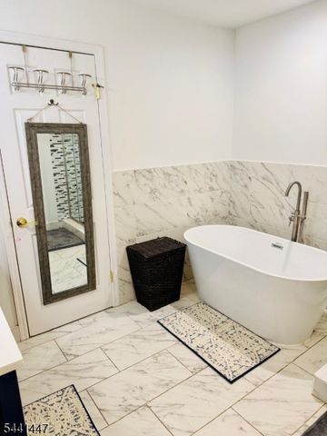 13 Mohawk Trl, Branchburg Twp., NJ 08876