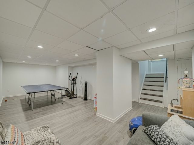 13 Mohawk Trl, Branchburg Twp., NJ 08876