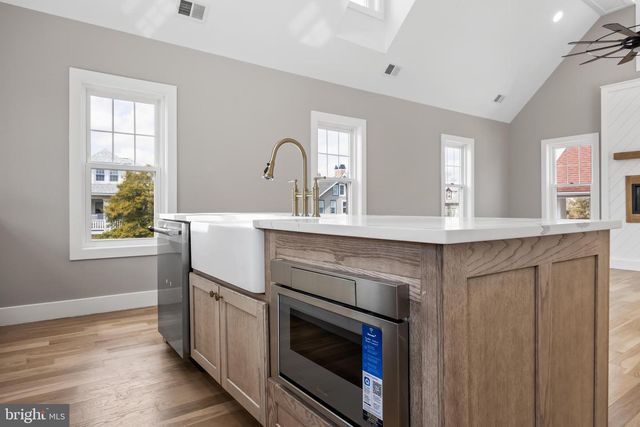 343 CENTRAL AVE, Ocean City, NJ 08226