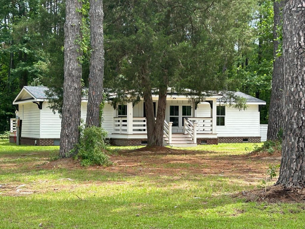 1033 Dawson Street, Eutawville, SC 29048
